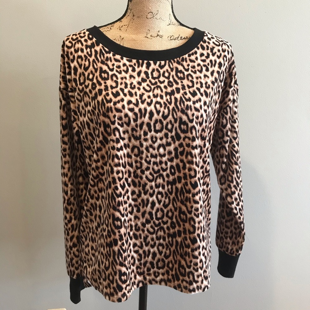 NWOT Betsey Johnson Leopard Fleece Long Sleeve Top